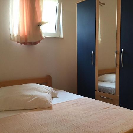 Apartment Perla Pirovac Szoba fotó