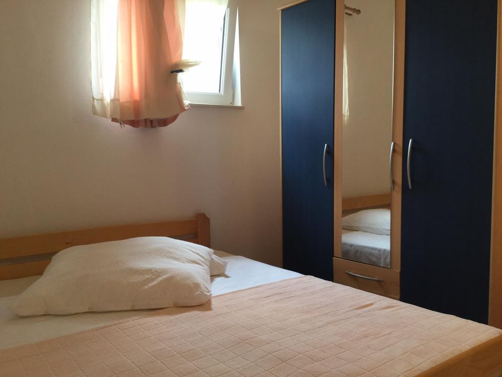 Apartment Perla Pirovac Szoba fotó